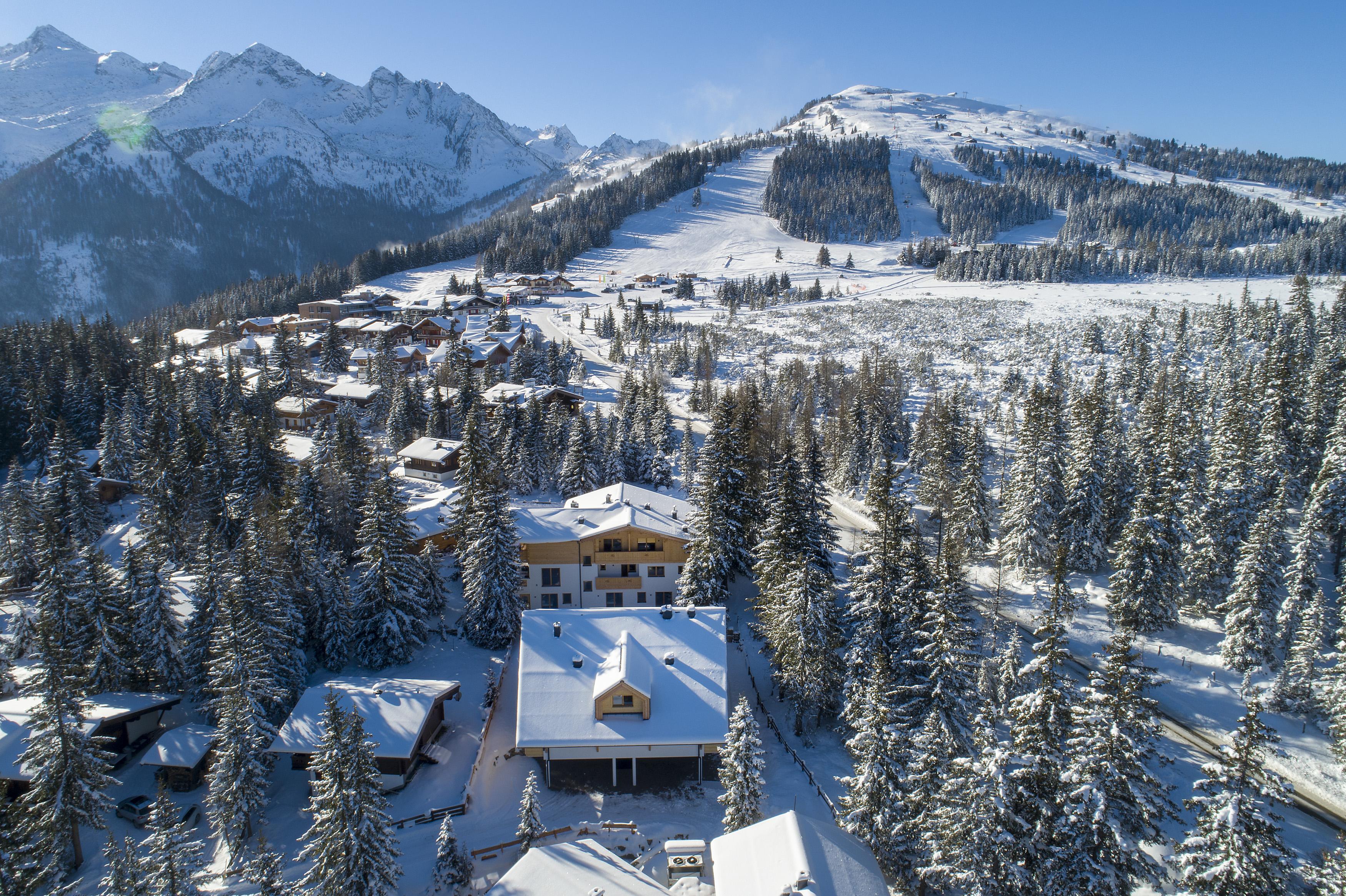Easy Slope Access and Guest Comfort & Ski's
